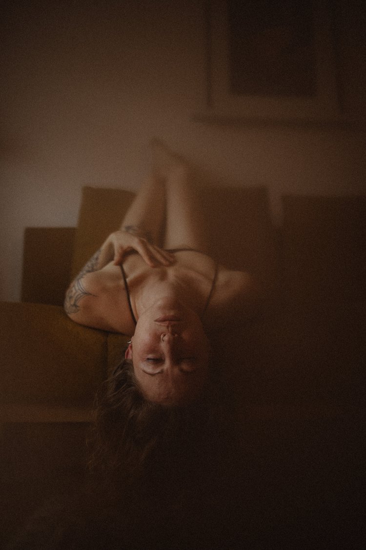 intime Boudoirfotografie mit emotionaler Tiefe