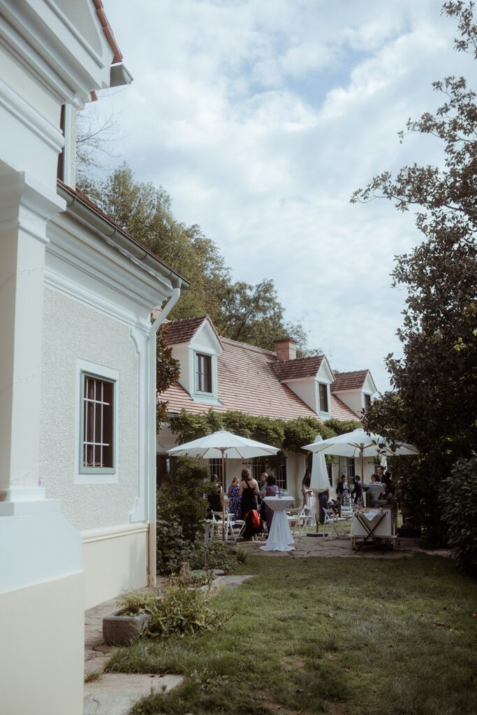 Hochzeitslocation Waldhochzeit Edelstauden, festlich dekoriert für eine Hochzeit