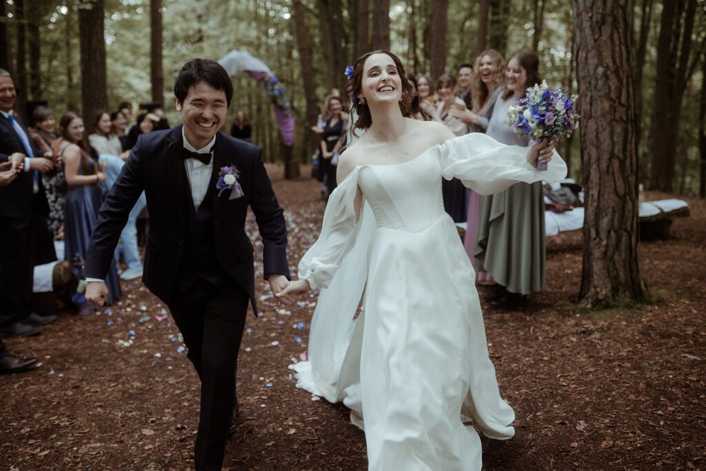 Auszug bei der Waldhochzeit Edelstauden vom Brautpaar