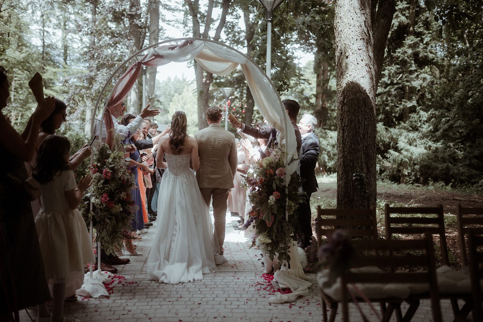 Auszug des Hochzeitspaares.